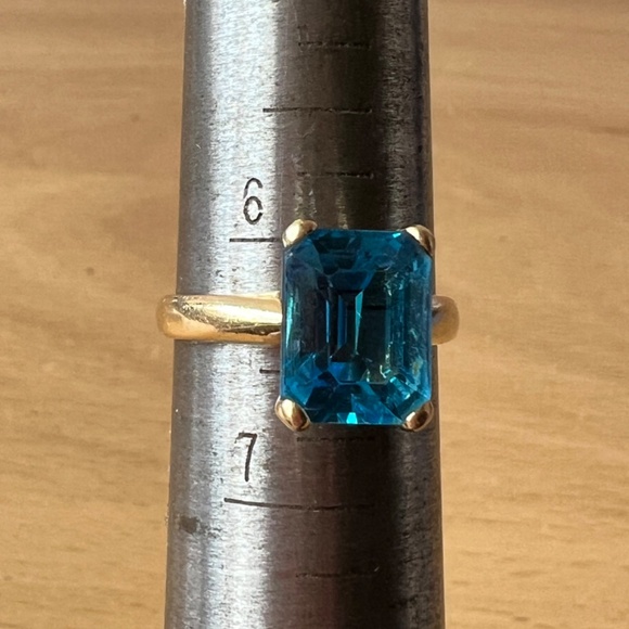 VINTAGE 14K YELLOW GOLD EMERALD STEP CUT BLUE TOPAZ RING CLASSIC ENGAGEMENT - Picture 8 of 16